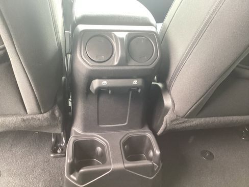 Used 2022 Jeep Wrangler Unlimited Sport AWD/4WD image 16