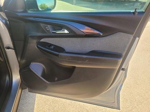 Used 2023 Chevrolet TrailBlazer LS image 10