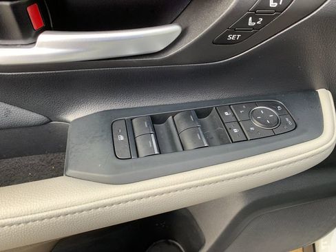 Used 2024 Toyota Grand Highlander Platinum image 13