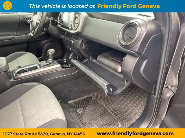 Used 2022 Toyota Tacoma TRD Sport AWD/4WD image 43