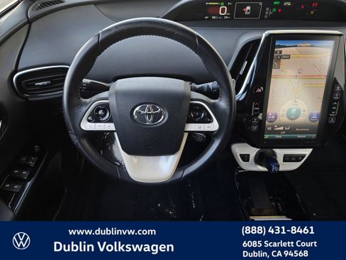 Used 2018 Toyota Prius Prime Premium image 13