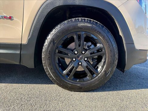 Used 2022 GMC Terrain AT4 w/ Infotainment Package II image 7