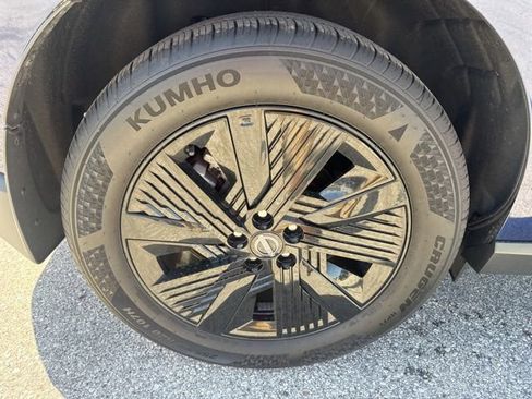 Used 2025 Nissan Murano SV AWD/4WD image 18