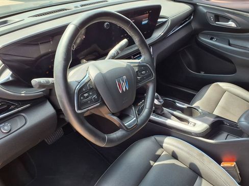 Used 2025 Buick Envista Sport Touring w/ Convenience I Package FWD image 17