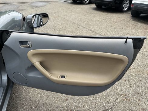 Used 2006 Pontiac Solstice Convertible w/ Premium Package image 18