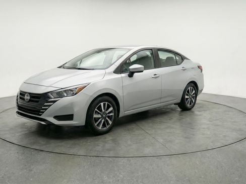 Used 2025 Nissan Versa SV FWD image 3