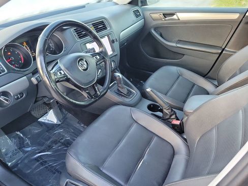 Used 2017 Volkswagen Jetta SE image 13
