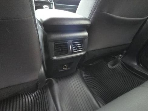 Used 2019 Toyota RAV4 LE image 12