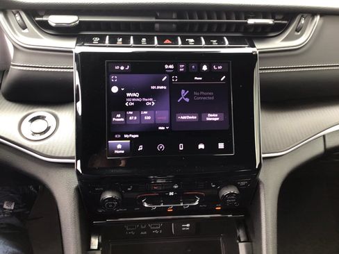 Certified 2025 Jeep Grand Cherokee Altitude AWD/4WD image 13