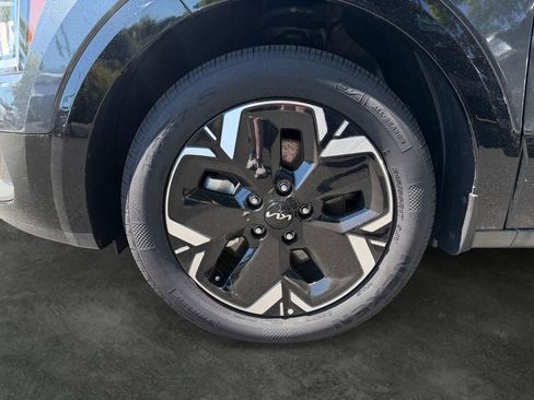 Used 2025 Kia Niro Wind FWD image 4