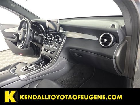 Used 2019 Mercedes-Benz GLC 350e 4MATIC image 18