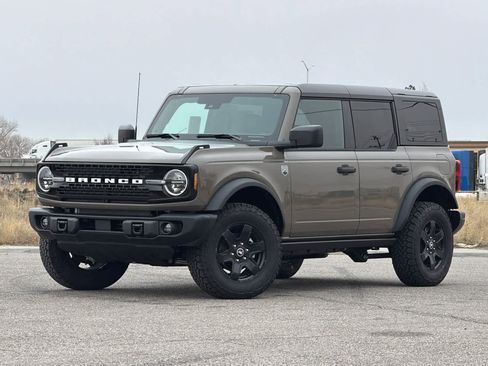 New 2025 Ford Bronco Big Bend w/ Black Diamond Package image 8