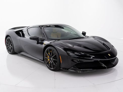 Used 2022 Ferrari SF90 Spider AWD/4WD image 15