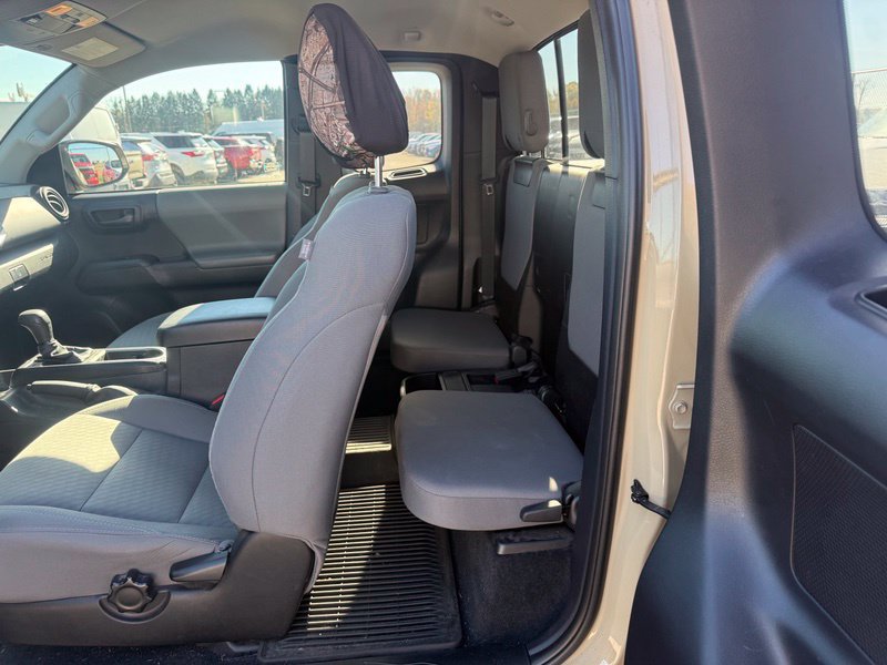 Used 2020 Toyota Tacoma SR w/ SX Package AWD/4WD image 4