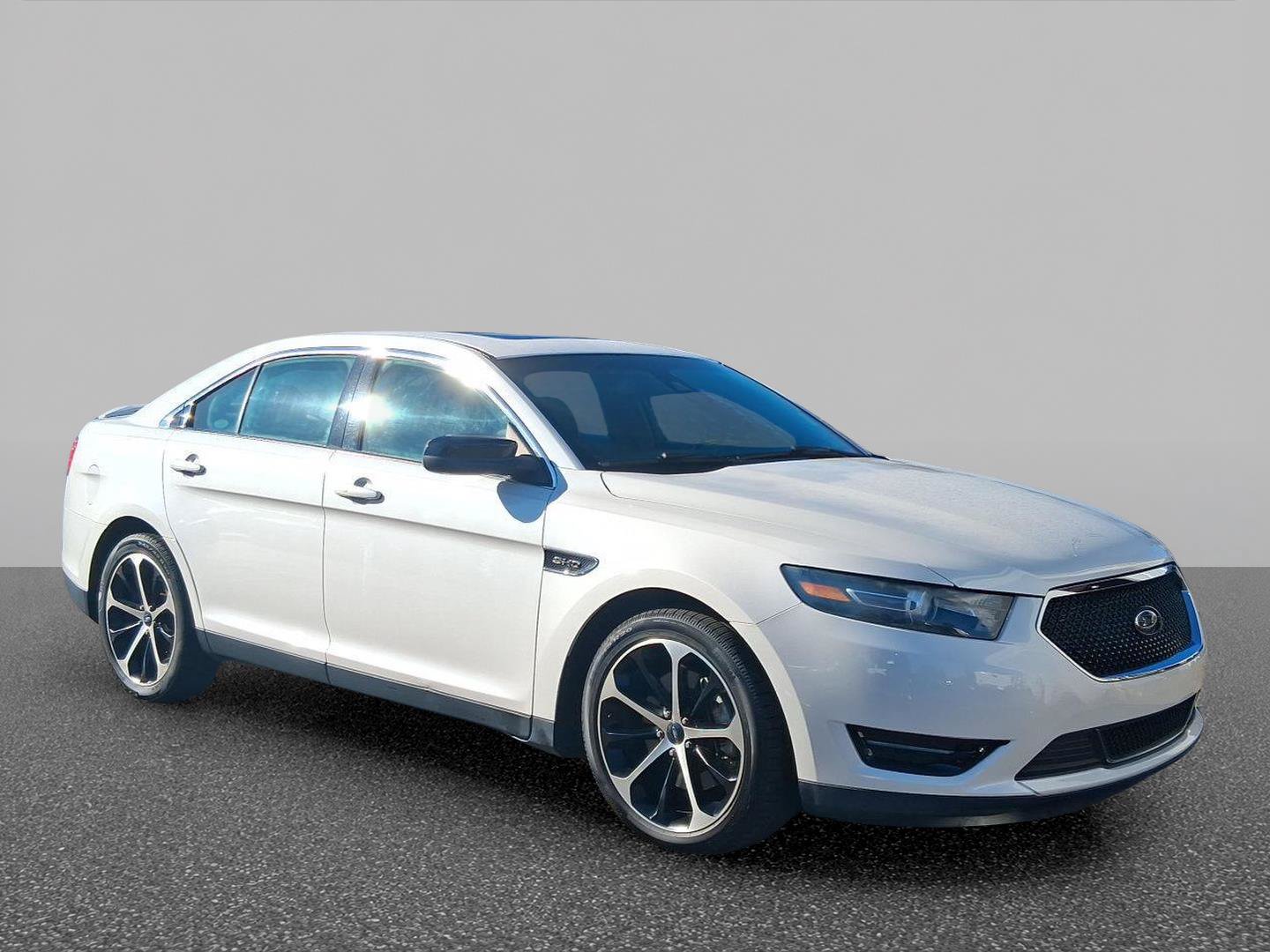 Used 2015 Ford Taurus SHO w/ Equipment Group 401A AWD/4WD image 3