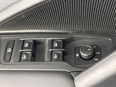 Used 2025 Volkswagen Tiguan S AWD/4WD image 28