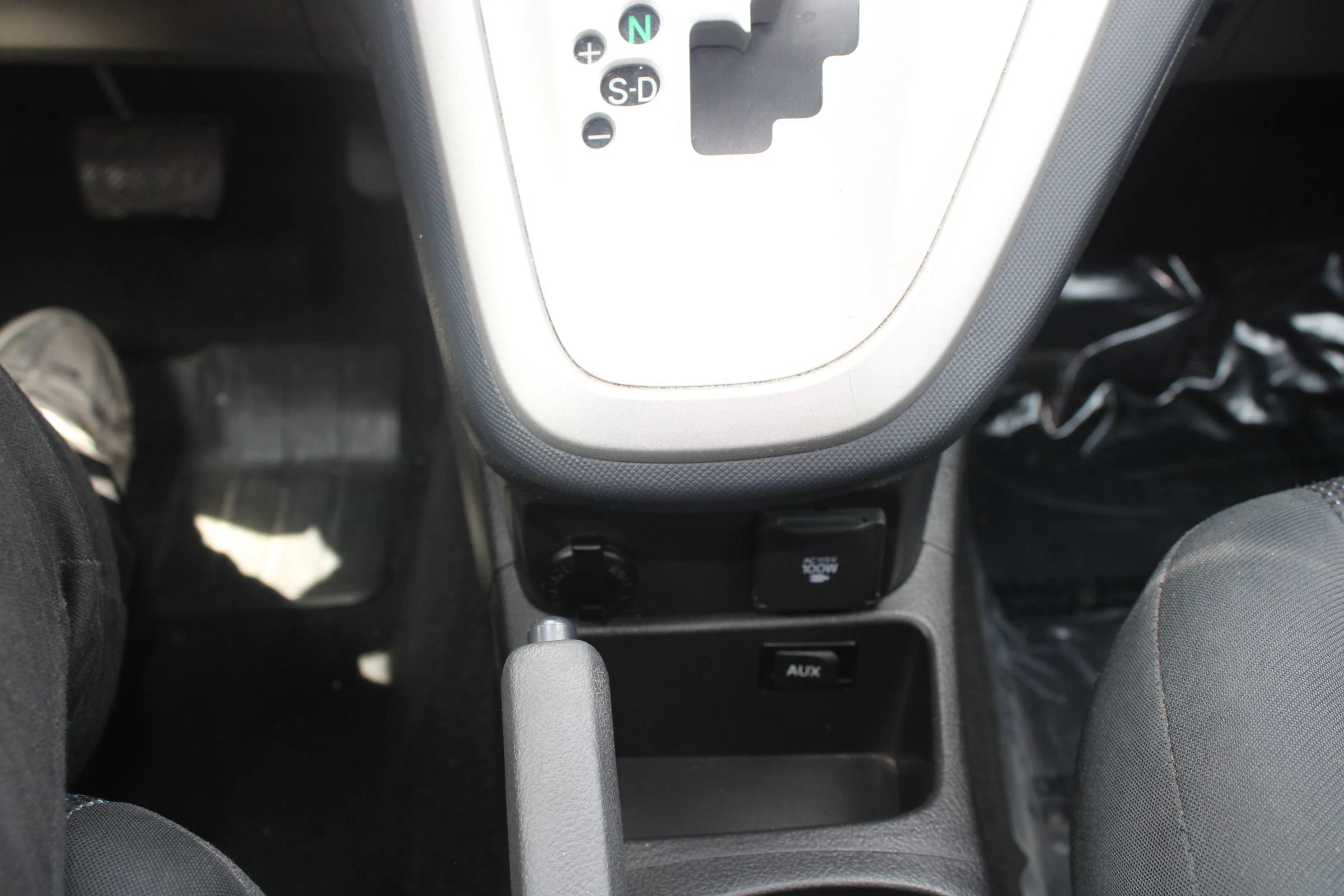 Used 2009 Toyota Matrix S FWD image 15