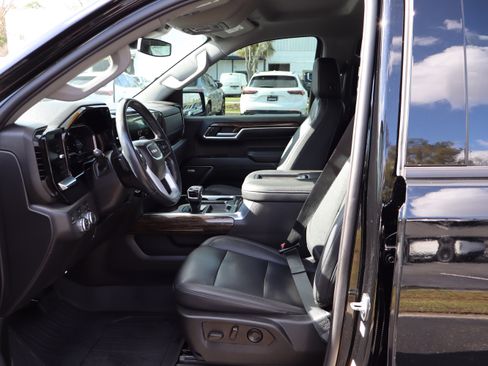 Used 2022 GMC Sierra 1500 Elevation w/ Elevation Premium Package AWD/4WD image 20