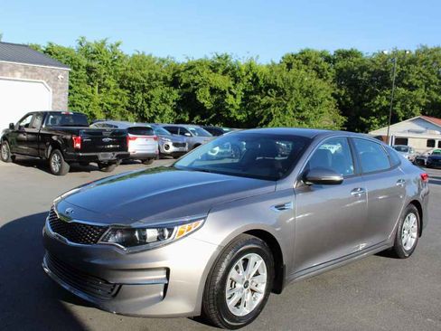 Used 2018 Kia Optima LX w/ Convenience Package FWD image 1