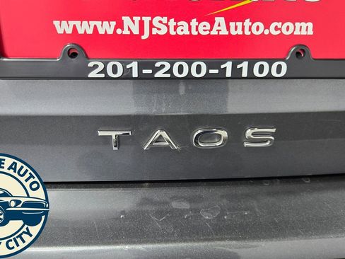 Used 2022 Volkswagen Taos SE FWD image 31