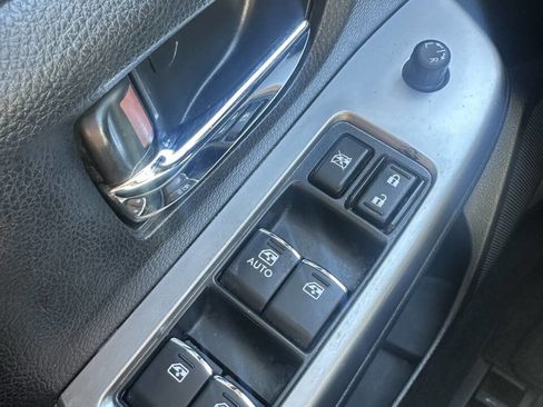 Used 2015 Subaru Impreza 2.0i Premium image 19