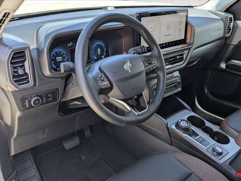 Used 2025 Ford Bronco Sport Outer Banks AWD/4WD image 10
