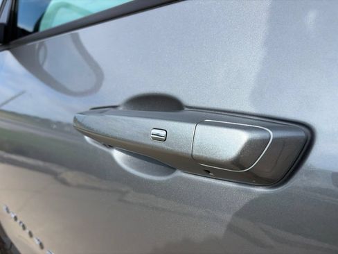 Used 2026 Chevrolet Equinox LT FWD image 42