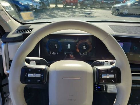 Used 2025 Hyundai Santa Fe SEL image 17