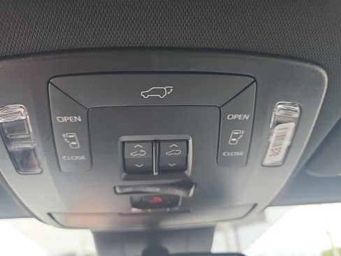 Used 2026 Toyota Sienna XSE FWD image 28