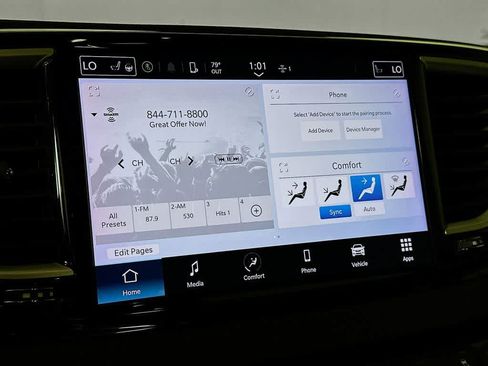 Used 2023 Chrysler Pacifica Touring-L FWD image 17