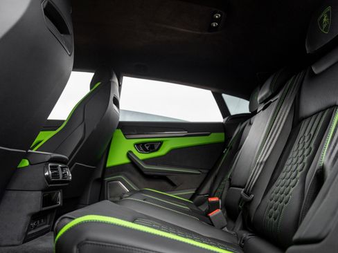 Used 2025 Lamborghini Urus SE image 40