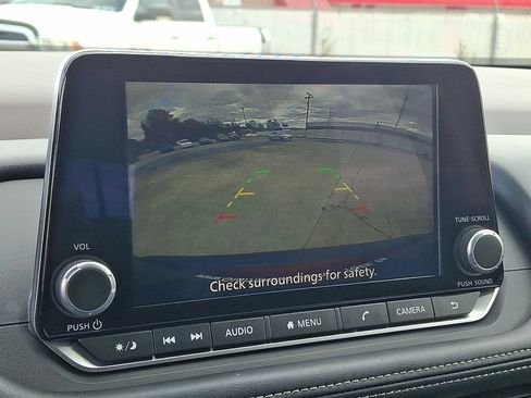 Used 2023 Nissan Rogue SV image 24