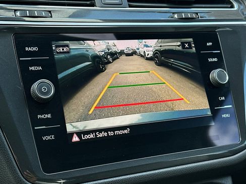 Used 2023 Volkswagen Tiguan SE w/ Panoramic Sunroof Package FWD image 20