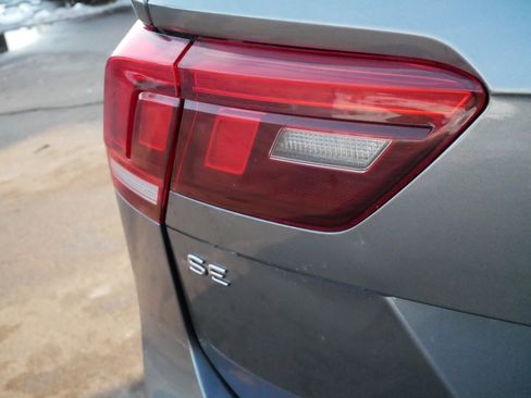 Used 2022 Volkswagen Tiguan SE image 17