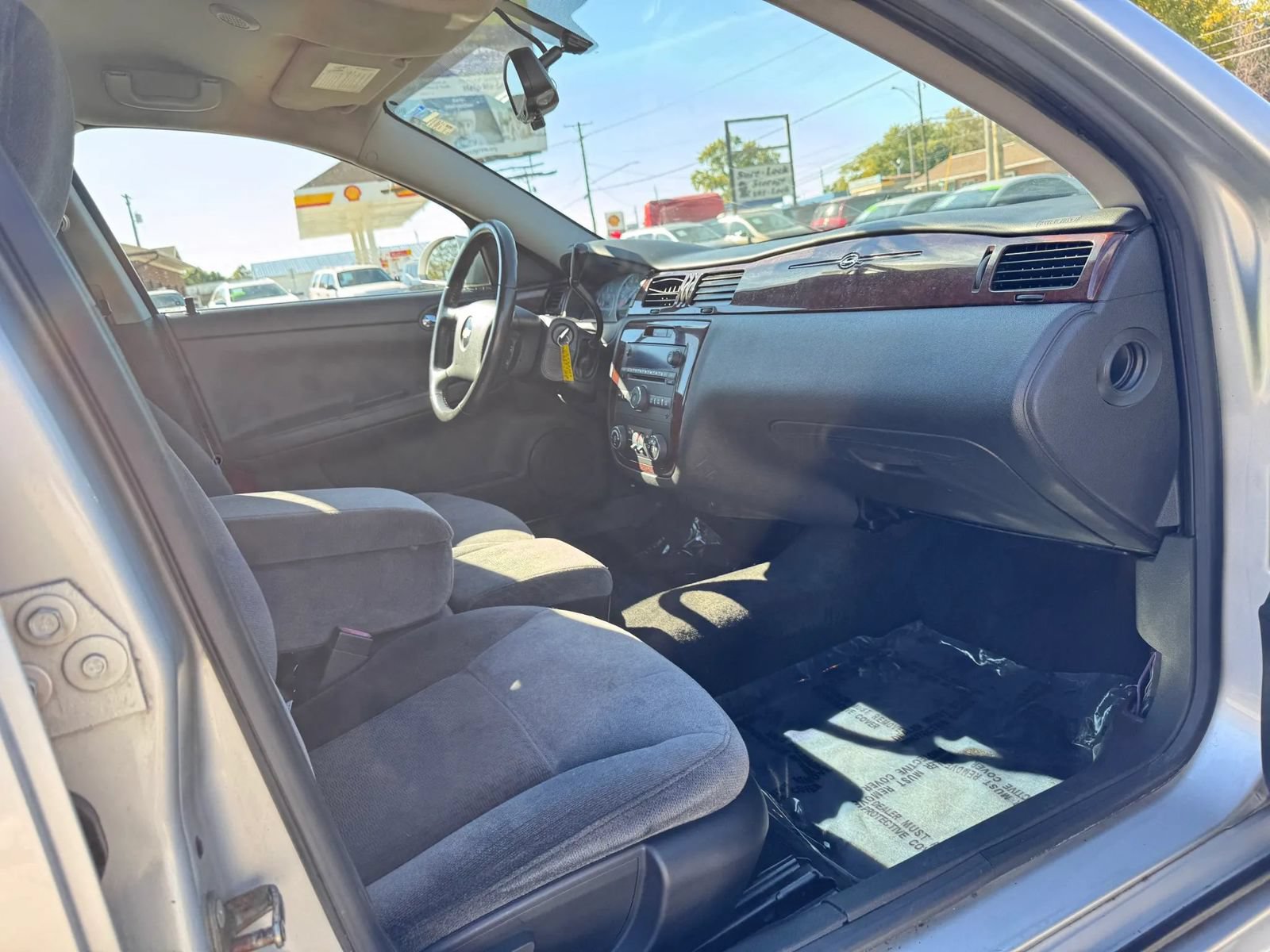 Used 2010 Chevrolet Impala LT FWD image 23