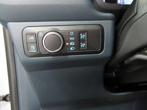 New 2025 Ford Maverick XLT w/ XLT Luxury Package image 17