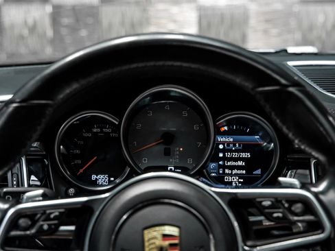 Used 2017 Porsche Macan S image 22