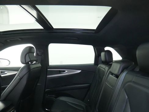 Used 2018 Lincoln MKX Select w/ Select Plus Package image 26