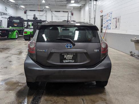 Used 2012 Toyota Prius C One image 2