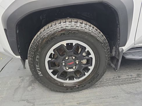 Used 2025 Toyota 4Runner TRD Off-Road AWD/4WD image 12