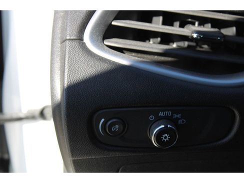 Used 2024 Chevrolet Malibu LT image 17