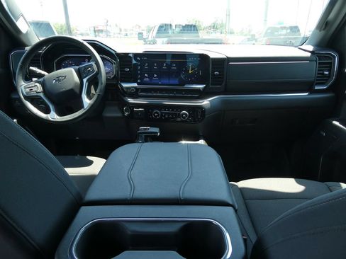 Certified 2025 Chevrolet Silverado 1500 RST AWD/4WD image 21