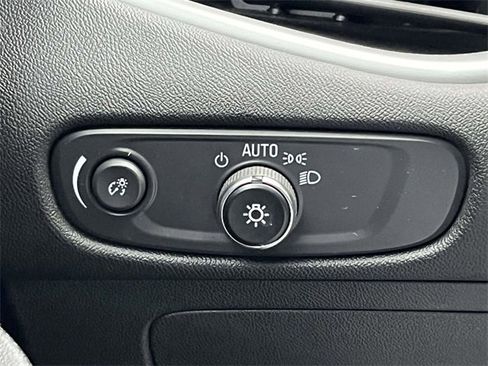 Used 2023 Chevrolet Malibu LT image 28