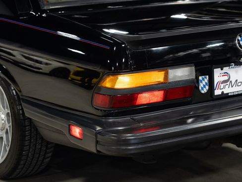 Used 1988 BMW M5 RWD image 17