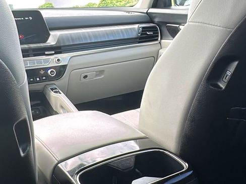Used 2025 Kia Telluride EX w/ EX Captain's Chair Package image 25