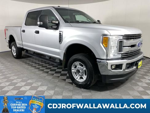 Used 2017 Ford F250 XLT w/ XLT Value Package AWD/4WD image 1