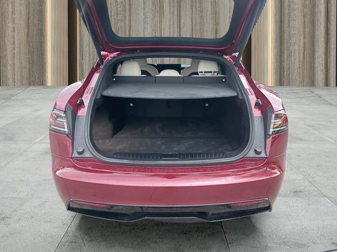 Used 2023 Tesla Model S Plaid image 18
