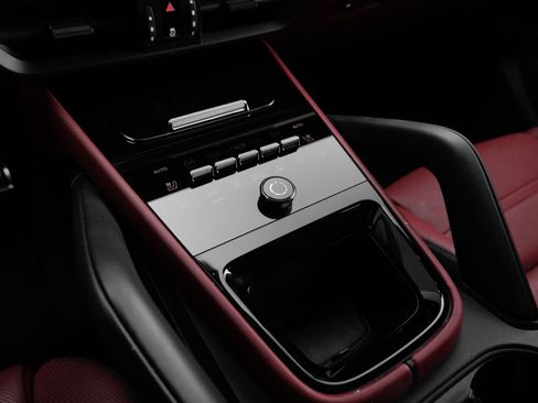 Certified 2025 Porsche Cayenne GTS AWD/4WD image 24