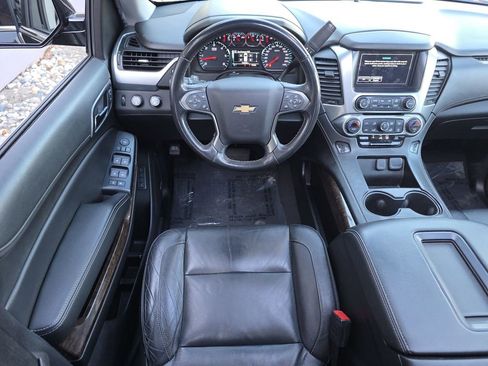 Used 2019 Chevrolet Tahoe LT w/ LT Signature Package image 2
