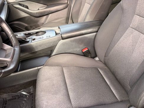 Used 2025 Nissan Rogue SV FWD image 20